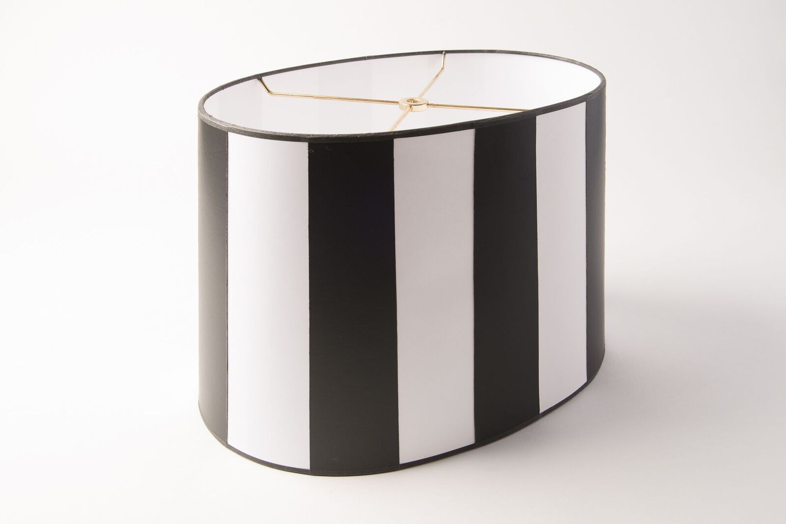 https://www.hotel-lamps.com/resources/assets/images/product_images/Oval Black And White Stripe.jpeg